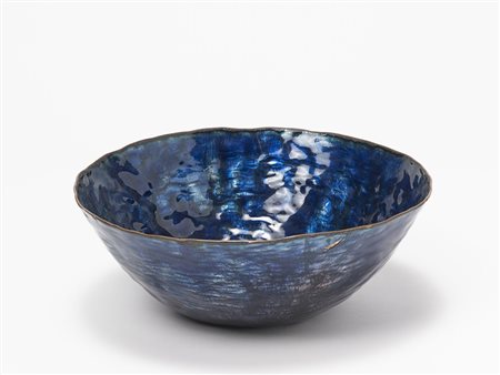 Paolo De Poli (Padova 1905 - 1966) Ciotola in rame martellato e smaltato nei...