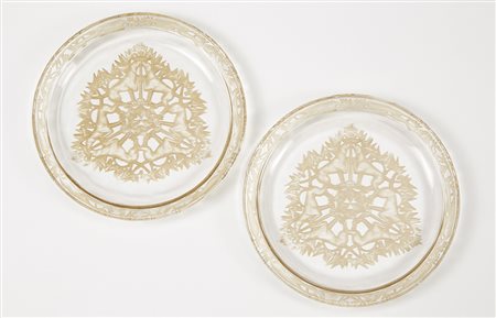 René Lalique ( 1860 - 1945) Coppia di piatti modello "Chasse Chiens" in vetro...