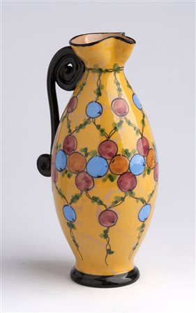 FACE - ROMA Piccola brocca, Anni ‘20 Ceramica dipinta, h 17,5 cm Reca sotto...