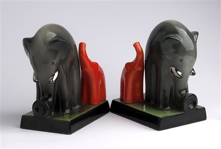 ROMETTI - UMBERTIDE Coppia di reggilibro a forma di elefanti, 1938 Ceramica...