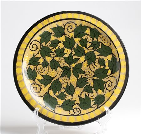 LANNI - ROMA Piatto decorato a motivi vegetali e geometrici, Anni ‘20...