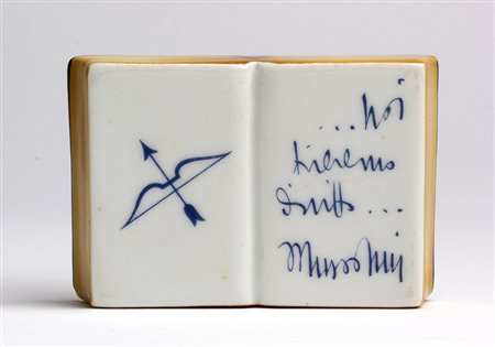 GIO’ PONTI - RICHARD GINORI Milano 1891 - 1979 Fermacarte a forma di libro,...