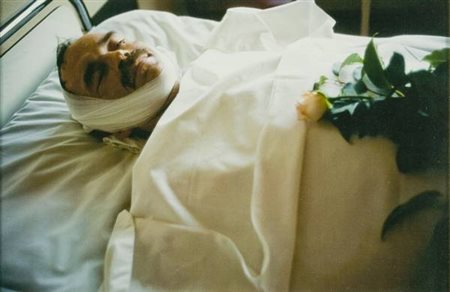 Nan Goldin Alf w. rose - 1993 foto, es. 10/60 cm. 29x49 Firma sul retro...