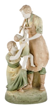 GRUPPO in ceramica dipinta raffigurante "Pax et Labor". XX secolo Misure: cm...