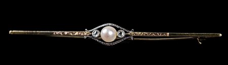 SPILLA in oro basso titolo e coppella con piccola perla mabe' e diamantini.