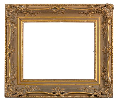 CORNICE in legno e pastiglia dorata (cm 43 x 53). Francia fine '800 Misure:...