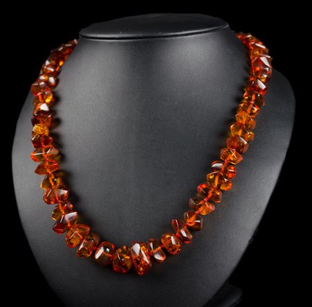 COLLANA in ambra.