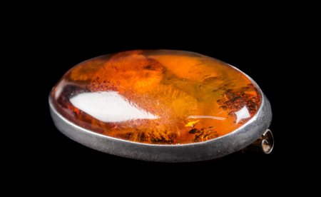 SPILLA in argento ed ambra.