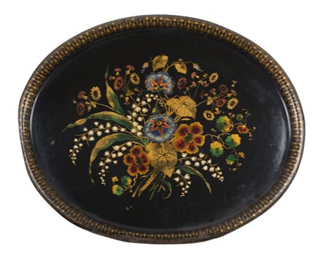 VASSOIO in metallo dipinto a mano a motivo floreale. Sicilia primi '900...