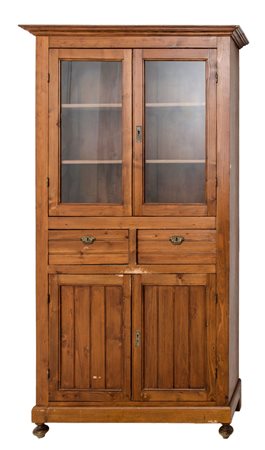 VETRINA in abete a due ante, due cassetti sottostanti e due ante superiori a...