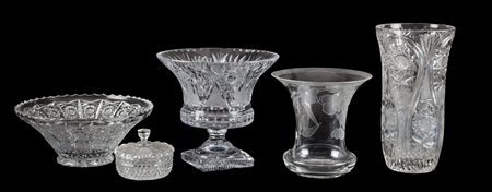 LOTTO composto da 2 VASI, 2 CENTROTAVOLA in cristallo e vetro e da PORTA...