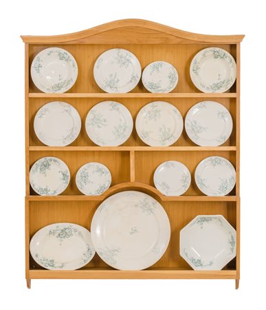 PIATTAIA da muro in legno con collezione di 12 PIATTI vari, CIOTOLA e 2...