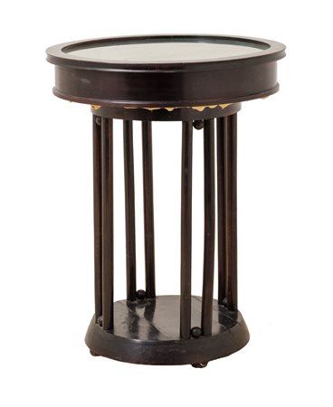 TAVOLINO bacheca Liberty in faggio. Primi '900 Misure: diametro cm 66 x h 86