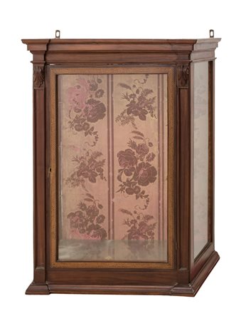 VETRINA pensile in noce. Primi '900 Misure: cm 78 x 41 x h 96