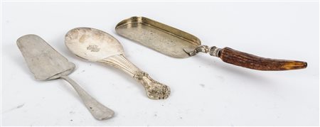 LOTTO composto da due PALETTE e da RACCOGLIBRICIOLE in Sheffield con manico...