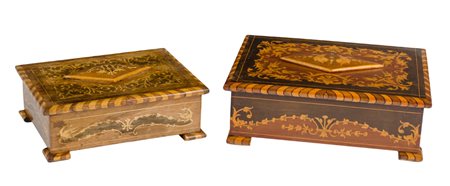 DUE SCATOLE portagioie (una con carillon) in legno riccamente intarsiati in...