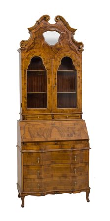 TRUMEAU a due ante, ribalta centrale e tre cassetti inferiori in radica di...