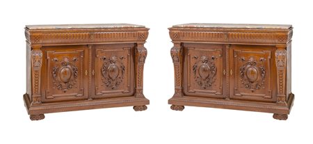 COPPIA CREDENZE Umbertine a due ante in noce con piani in marmo. Italia fine...