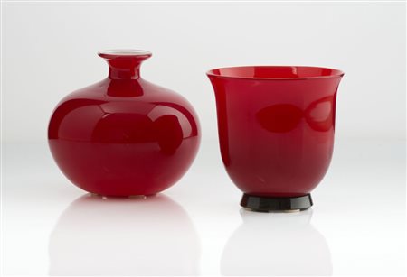 COPPIA DI VASI VENINI ITALIA 1986-1988 Vaso e coppa in vetro di Murano...