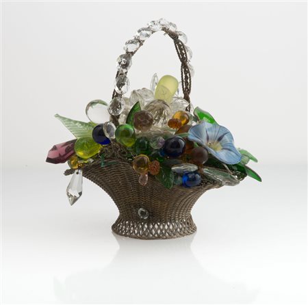 CESTINO IN VETRO MURANO con decorazioni di frutta e fiori in vetro policromo...