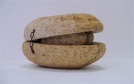 ANTONIO PARADISO 1936 " Pietra ", 1969 Scultura in pietra, cm. 24 x 14 x 14...