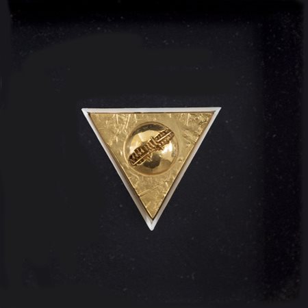 ARNALDO POMODORO (1926)Senza Titolo Bassorilievo in bronzoCm 3x4Frima incisa...