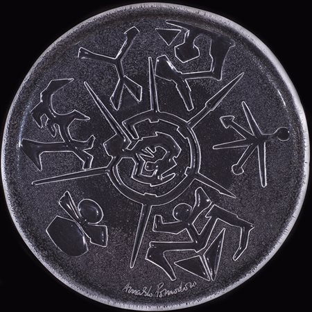 ARNALDO POMODORO (1926)Senza Titolo Piatto in vetroDiametro cm 32,5Firma...