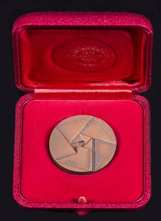 GI&Ograve; POMODORO (1930-2002)Senza Titolo, 1975/1979 Medaglia in...