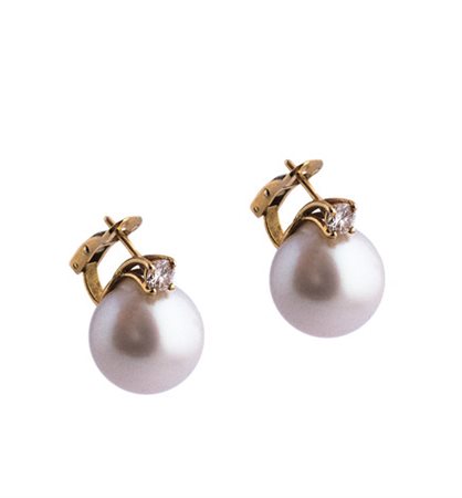 Orecchini con 2 perle e brillanti. 2 perle australiane mm15. 2 brillanti cti....