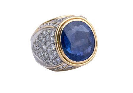 Anello con zaffiro ceylon cti. 16,50 certificato IGI. 70 brillanti G/H IF/VVS...