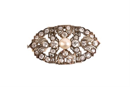 Spilla deco con perle e diamanti. Oro 18 Kti. Peso complessivo gr. 9 Diamanti...