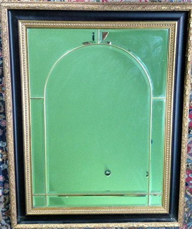 Specchio sagomato e molato corredato di bella cornice cm 80x60