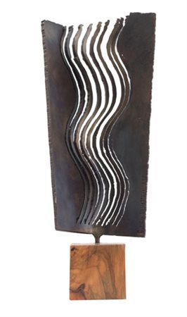 SIMON BENETTON Treviso 24/10/1933 Sinuosità, 1977 scultura in ferro cm....