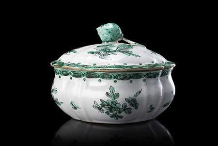 Zuccheriera in maiolica con decoro a mazzetti di fiori in verde Savy...