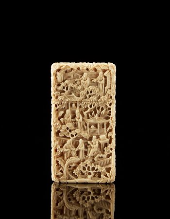 Portabiglietti da visita in avorio intagliato, di forma rettangolare,...