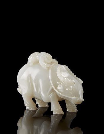 Scultura in giada color céladon pallido raffigurante fanciullo su bufalo...