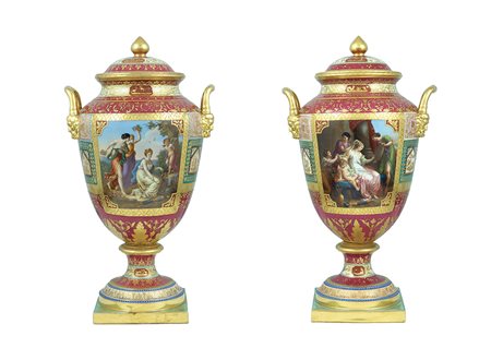 Coppia di vasi con coperchio in porcellana stile Vienna, fine XIX Sec. h. 50...