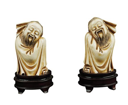 Coppia di sculture in avorio manifattura orientale del XX Sec. peso 768 gr....