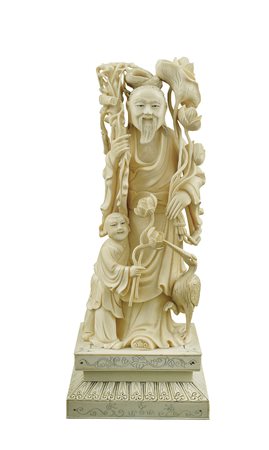 Scultura in avorio manifattura orientale XX Sec. peso 1126 gr. finemente...