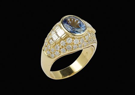 Anello a trombino in oro giallo 18kt e zaffiro naturale peso 11 gr. ct 3,50...