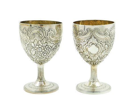 Coppia di bicchieri a calice in argento Londra, Giorgio III 1818 peso 543 gr....