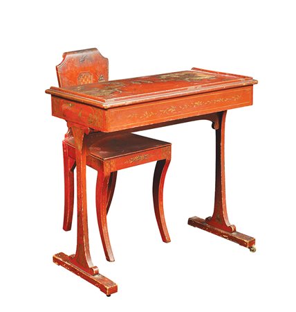 Scrittoio in legno laccato e parzialmente dorato Cina, inizio XIX Sec....