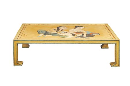 Particolare tavolino da salotto manifattura orientale, XX Sec. 35x121x72 cm....