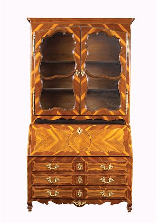 Trumeau in noce e ciliegio Francia, XVIII Sec. 237x128x53 cm. parte superiore...