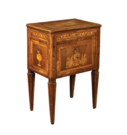 Comodino Luigi XVI Lombardia, bottega Maggiolini, XVIII Sec. 76x50x34 cm. in...