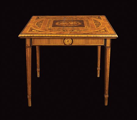 Giuseppe Maggiolini, bottega di Parabiago, 1738-1814 75x82x82 cm. Importante...