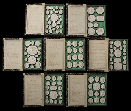 "Impronte" gruppo di tredici scatole a finti libri con legature in mezza...