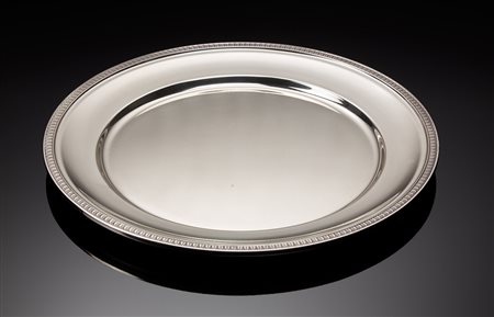 Vassoio in argento di forma circolare con bordura a palmette. Palermo, anni...