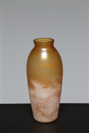 CENEDESE GINO Vaso in vetro scavo colore giallo sfumato, Murano anni 60. -....