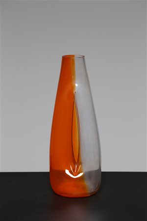ZUCCHERI TONI (1937 - 2008) Attrib. Vaso in vetro soffiato bicolore conico e...